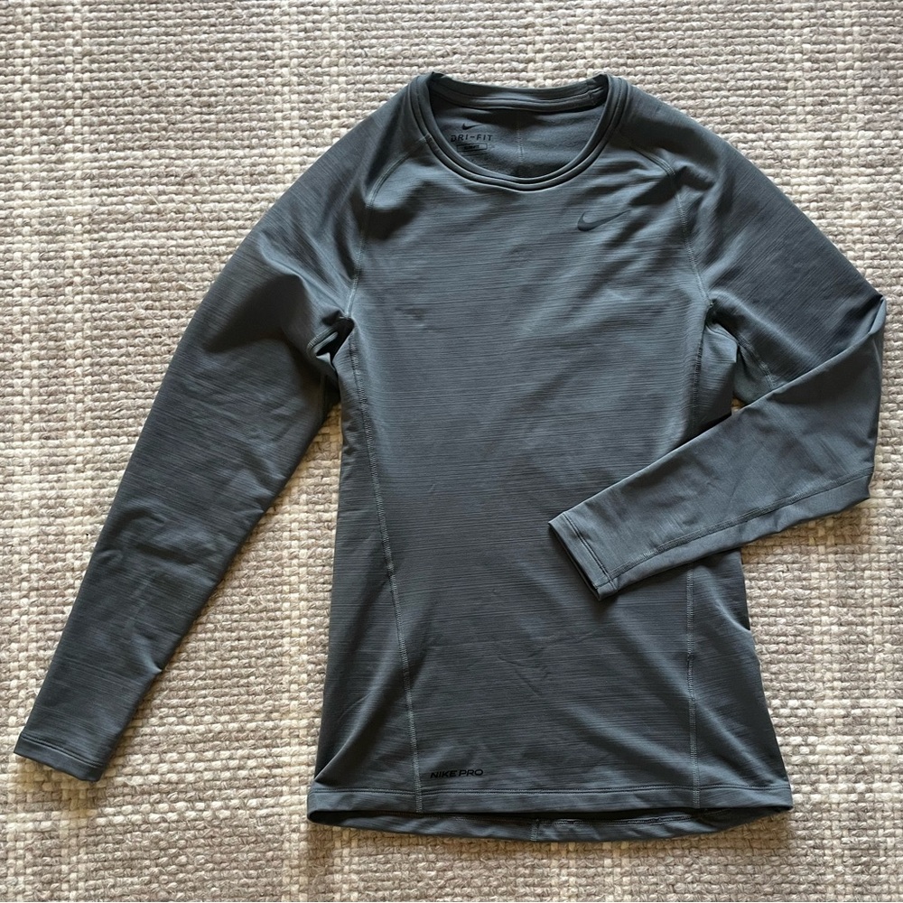 Nike Men's Pro Dri-FIT Slim Fit Long-Sleeve Thermal Top